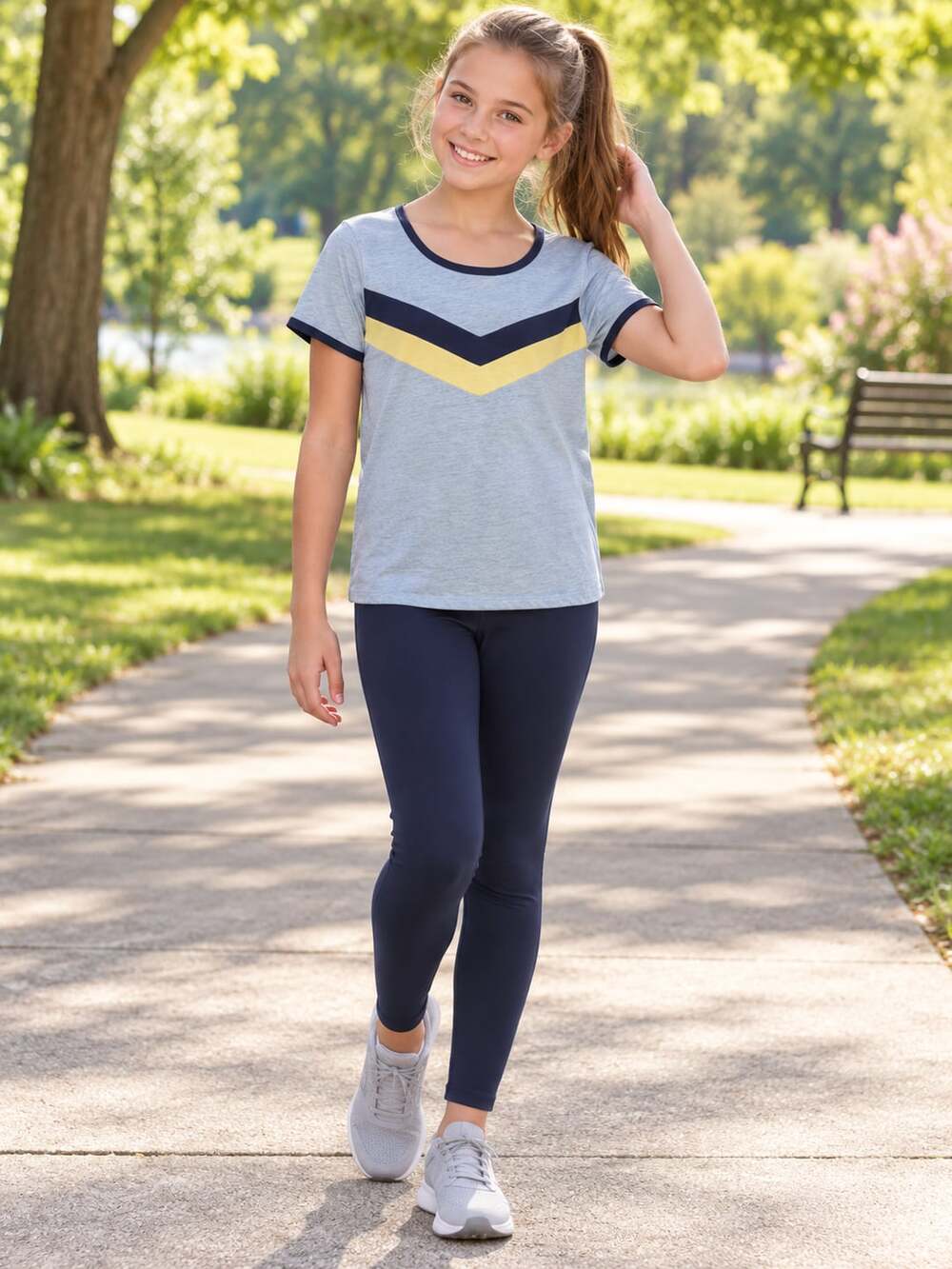 Btween Blue Yellow Chevron Colorblock Short Sleeve T-Shirt Size M